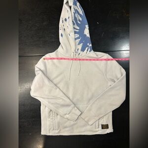 Levi’s Tie Dye Cropped Hoodie in Size S